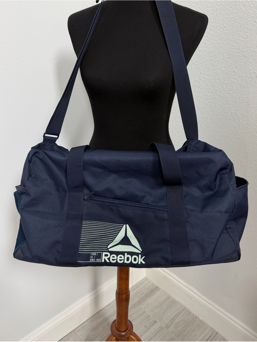 Reebok Navy Blue Logo Duffel Bag large Gymbag sports workout